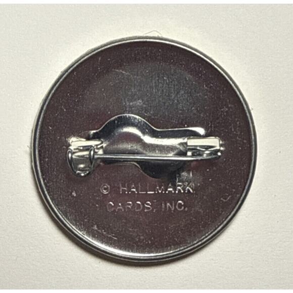 Hallmark I Need A Bunny Hug Vintage Pinback Button E1 - Picture 2 of 2